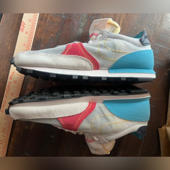 Nike Women's Daybreak Type Shoes Football Grey University Gold 🌵6 - Picture 2 of 9